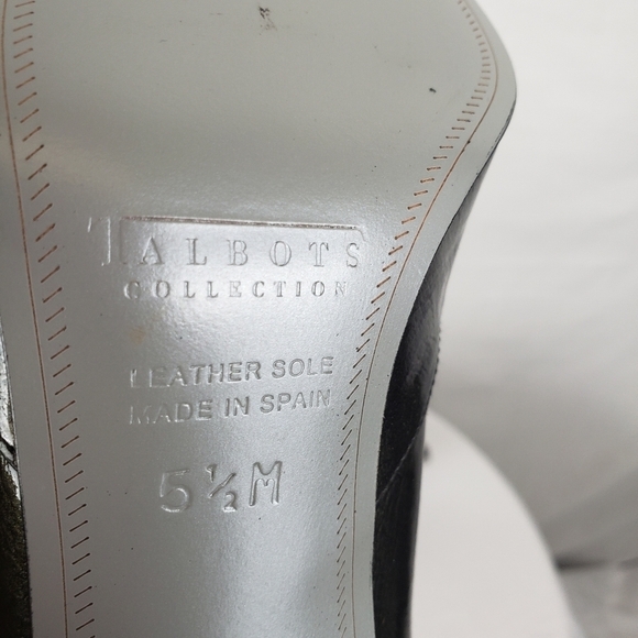 NWOB Talbot's Collection Green Metalic Leather 2' Heel Sz 5.5 - Picture 7 of 10